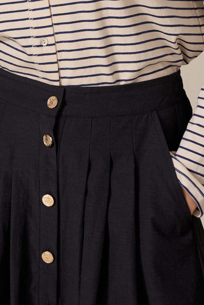 Nadine Rock Marine-navy