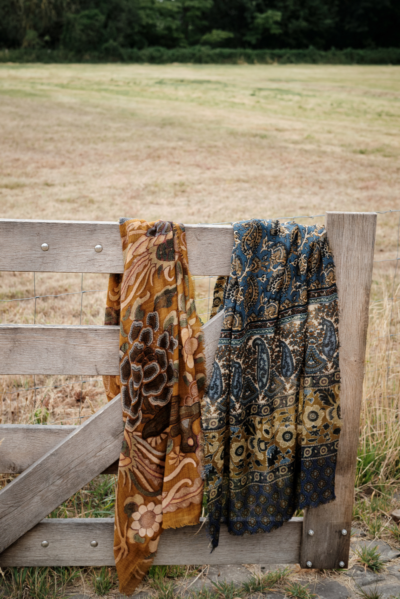 Hanien Shawl - Schal - Cognac